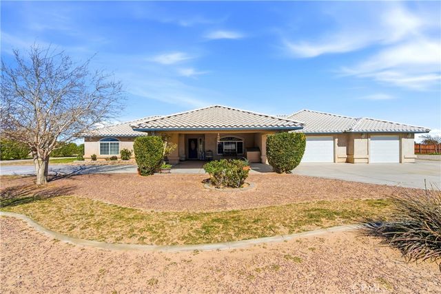 7330 Smoke Tree, Phelan, CA 92371