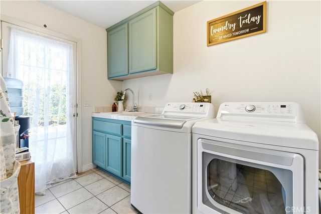 7330 Smoke Tree, Phelan, CA 92371