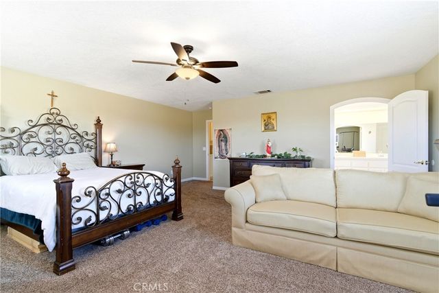 7330 Smoke Tree, Phelan, CA 92371