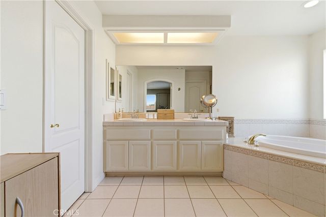 7330 Smoke Tree, Phelan, CA 92371