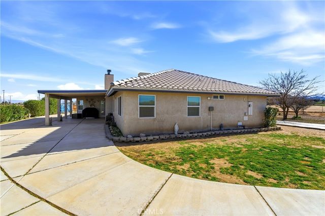 7330 Smoke Tree, Phelan, CA 92371