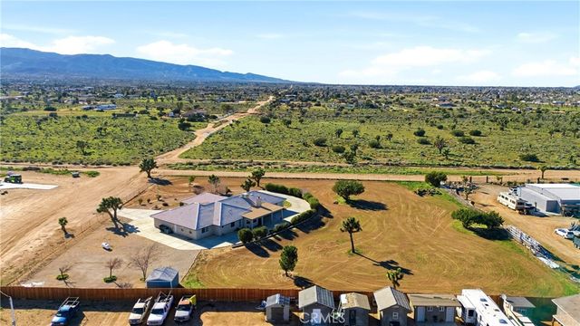 7330 Smoke Tree, Phelan, CA 92371