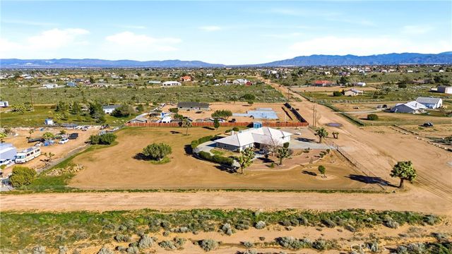 7330 Smoke Tree, Phelan, CA 92371