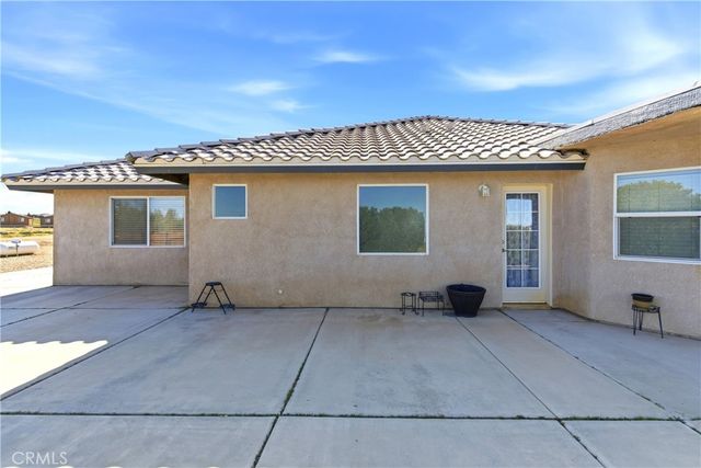 7330 Smoke Tree, Phelan, CA 92371