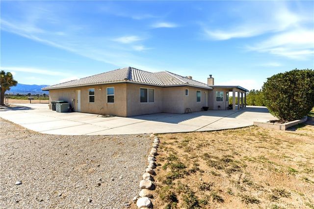 7330 Smoke Tree, Phelan, CA 92371