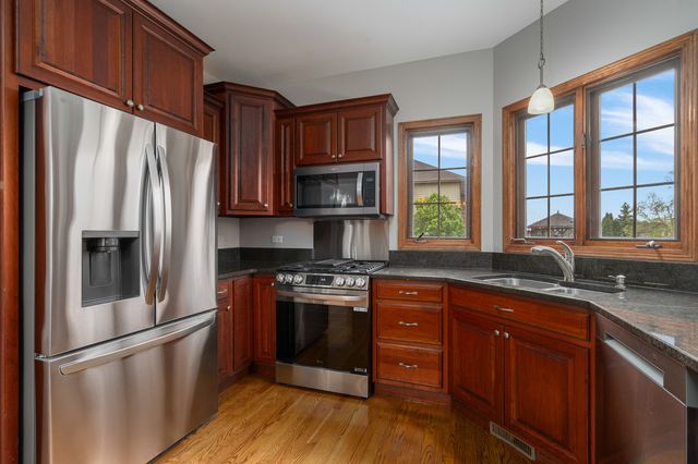 22715 Maddeline Lane, Frankfort, IL 60423