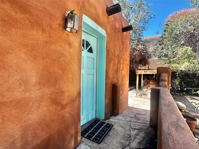 1626 Paseo de Peralta, Santa Fe, NM 87501