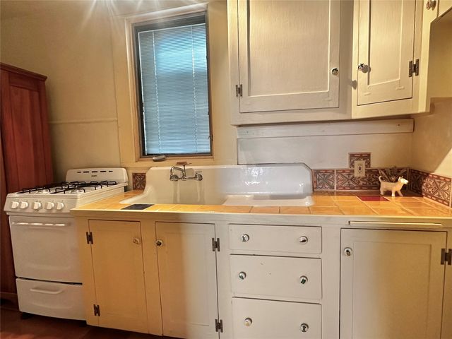1626 Paseo de Peralta, Santa Fe, NM 87501