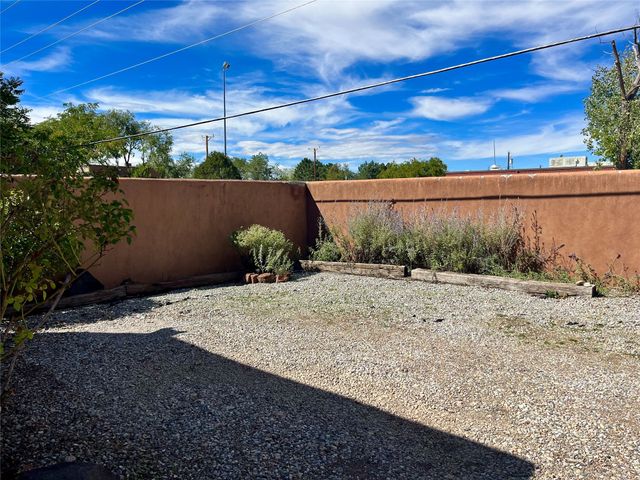 1626 Paseo de Peralta, Santa Fe, NM 87501