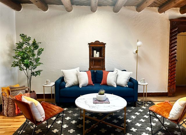 1626 Paseo de Peralta, Santa Fe, NM 87501