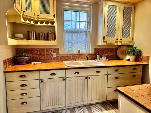 1626 Paseo de Peralta, Santa Fe, NM 87501