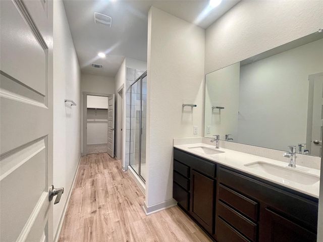 1917 Daleside LN, Austin, TX 78754