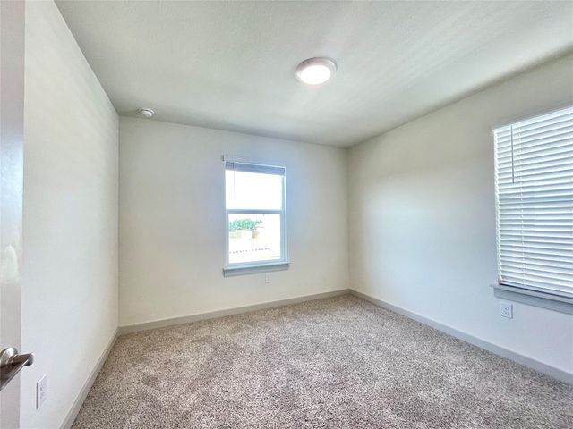 1917 Daleside LN, Austin, TX 78754