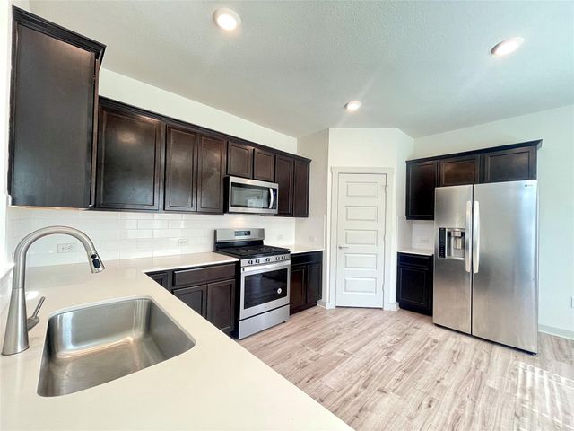 1917 Daleside LN, Austin, TX 78754