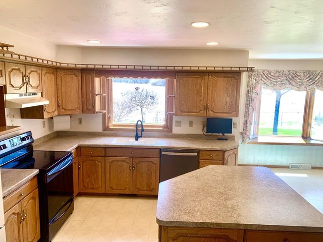 3128 CONCORDIA LANE, Green Bay, WI 54311