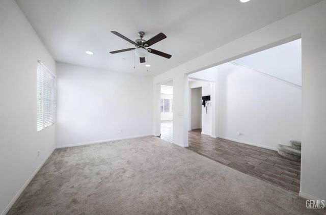 5017 Clear Crystal Drive, Bakersfield, CA 93313