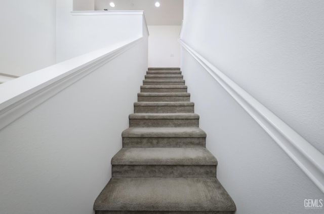 5017 Clear Crystal Drive, Bakersfield, CA 93313