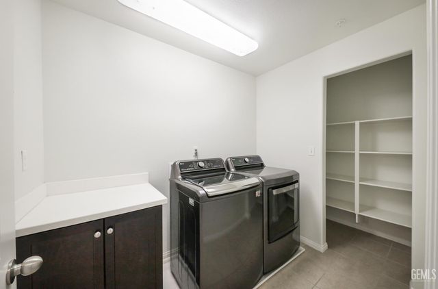 5017 Clear Crystal Drive, Bakersfield, CA 93313