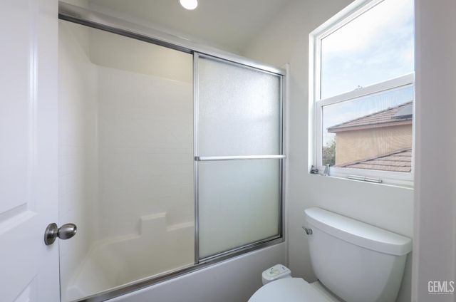 5017 Clear Crystal Drive, Bakersfield, CA 93313