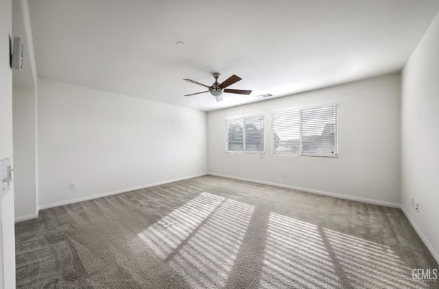 5017 Clear Crystal Drive, Bakersfield, CA 93313