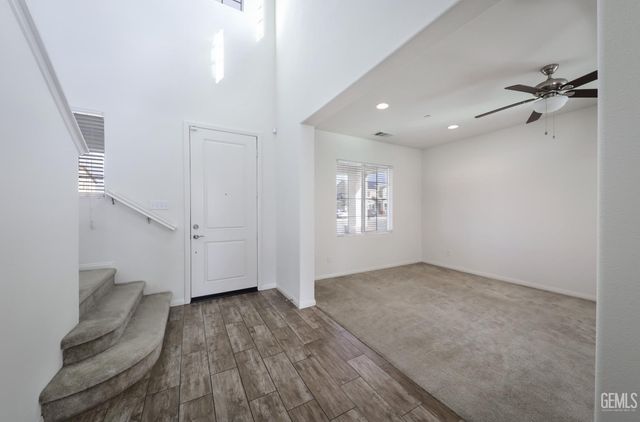 5017 Clear Crystal Drive, Bakersfield, CA 93313