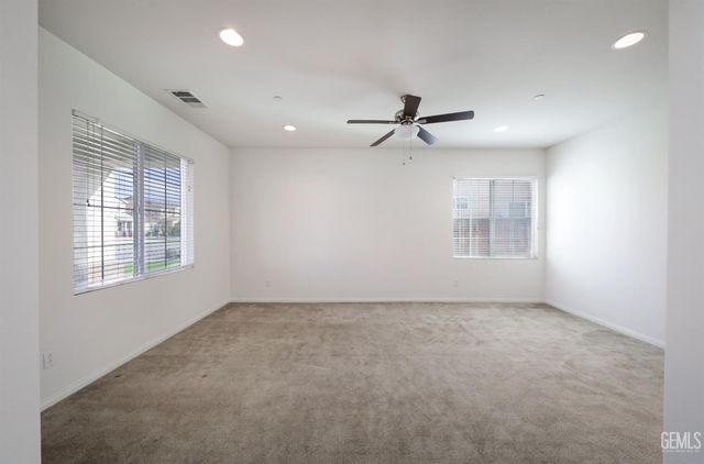 5017 Clear Crystal Drive, Bakersfield, CA 93313