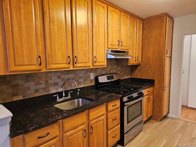 151-05 Cross Island Parkway 3E, Whitestone, NY 11357