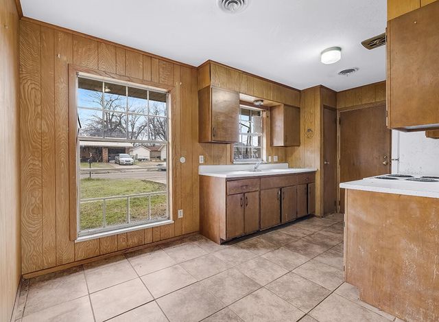 2003 Ashley, Texarkana, TX 75501