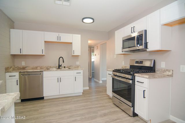 1933 E Granito Vista, Tucson, AZ 85713