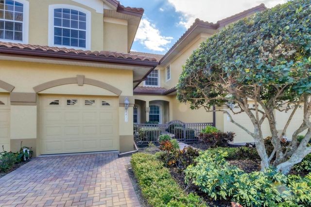8411 MIRAMAR WAY 202, Lakewood Ranch, FL 34202