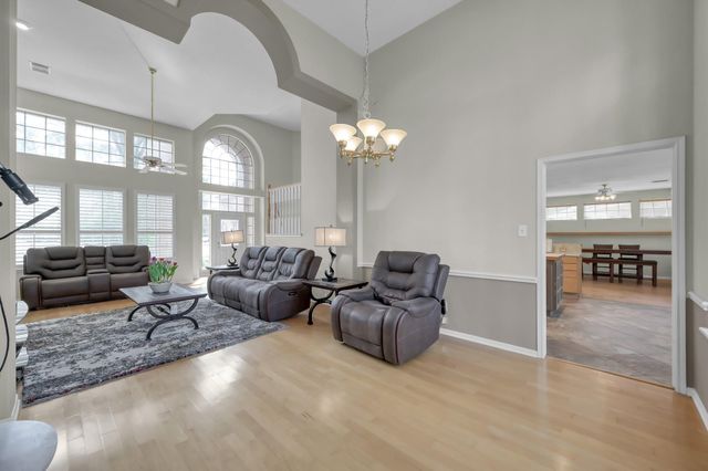 205 Purple Slate Place, The Woodlands, TX 77381