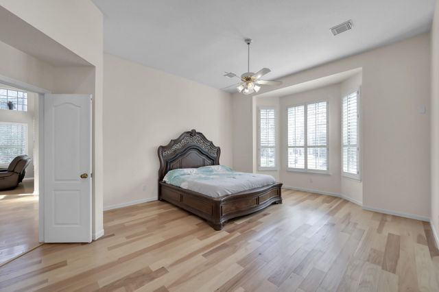 205 Purple Slate Place, The Woodlands, TX 77381