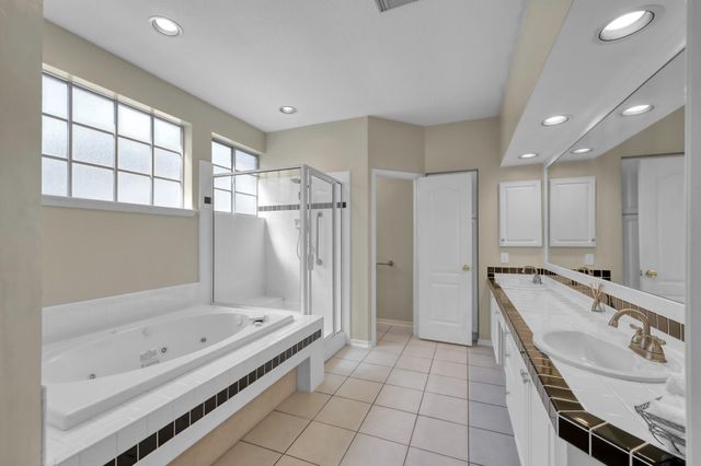 205 Purple Slate Place, The Woodlands, TX 77381