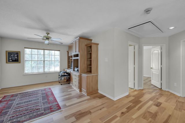 205 Purple Slate Place, The Woodlands, TX 77381