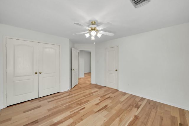 205 Purple Slate Place, The Woodlands, TX 77381