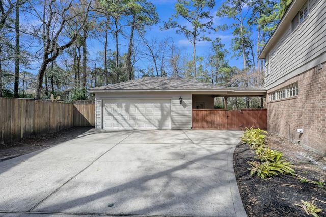 205 Purple Slate Place, The Woodlands, TX 77381