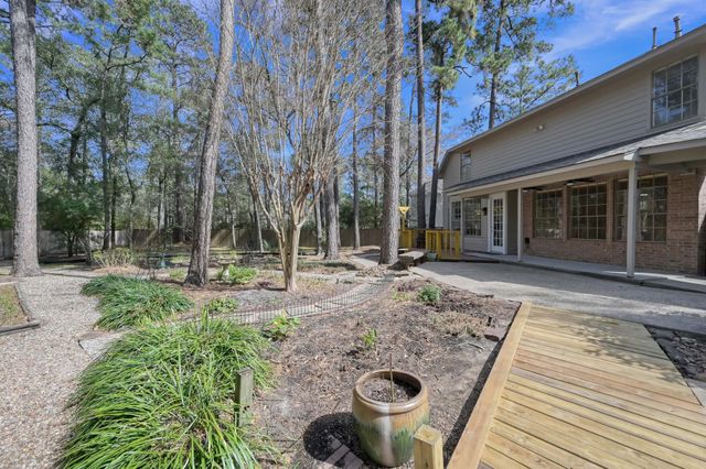 205 Purple Slate Place, The Woodlands, TX 77381