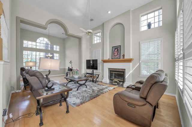 205 Purple Slate Place, The Woodlands, TX 77381