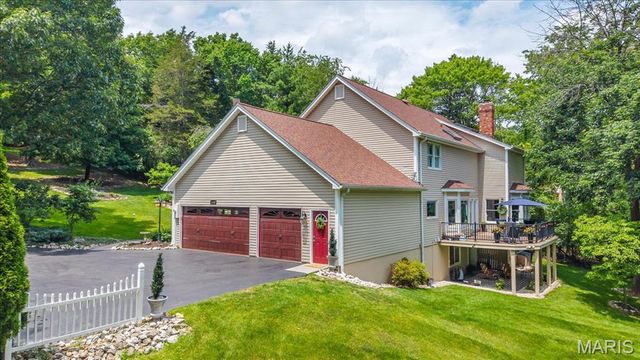 18148 Country Trails Court, Wildwood, MO 63038