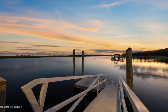 1324 Harbour Watch SW, Calabash, NC 28467