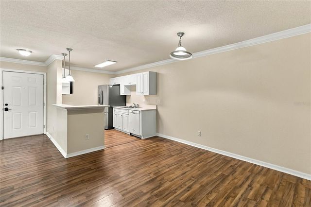 185 N PEARL LAKE CAUSEWAY 110, Altamonte Springs, FL 32714