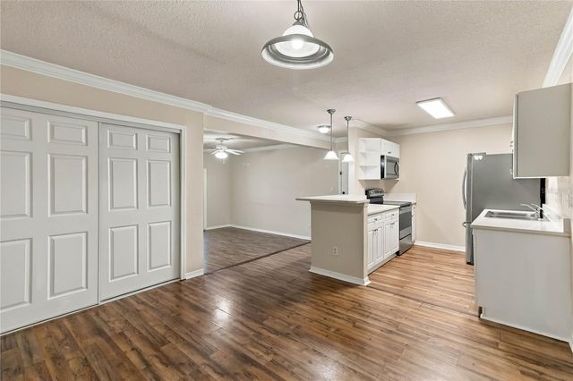 185 N PEARL LAKE CAUSEWAY 110, Altamonte Springs, FL 32714