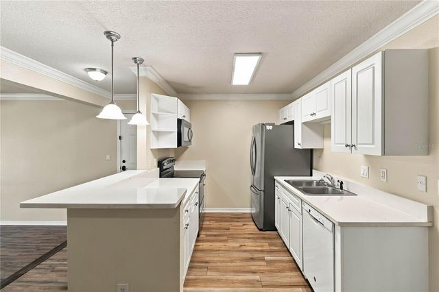 185 N PEARL LAKE CAUSEWAY 110, Altamonte Springs, FL 32714