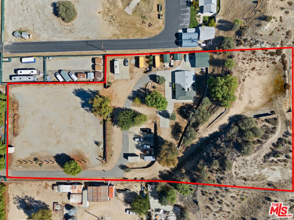 16166 Sierra Highway, Santa Clarita, CA 91390