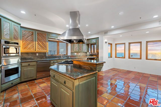 7047 Vista Del Mar Lane, Playa Del Rey (los Angeles), CA 90293