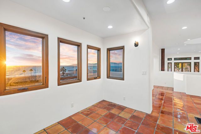 7047 Vista Del Mar Lane, Playa Del Rey (los Angeles), CA 90293