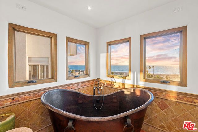 7047 Vista Del Mar Lane, Playa Del Rey (los Angeles), CA 90293