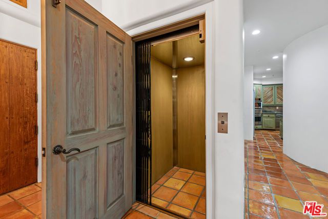 7047 Vista Del Mar Lane, Playa Del Rey (los Angeles), CA 90293