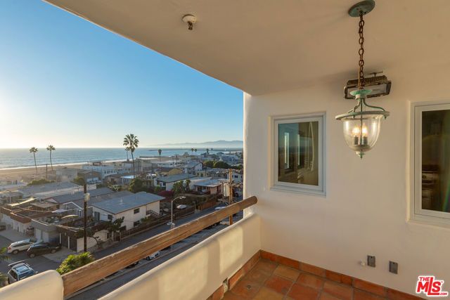 7047 Vista Del Mar Lane, Playa Del Rey (los Angeles), CA 90293