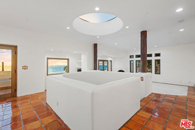 7047 Vista Del Mar Lane, Playa Del Rey (los Angeles), CA 90293